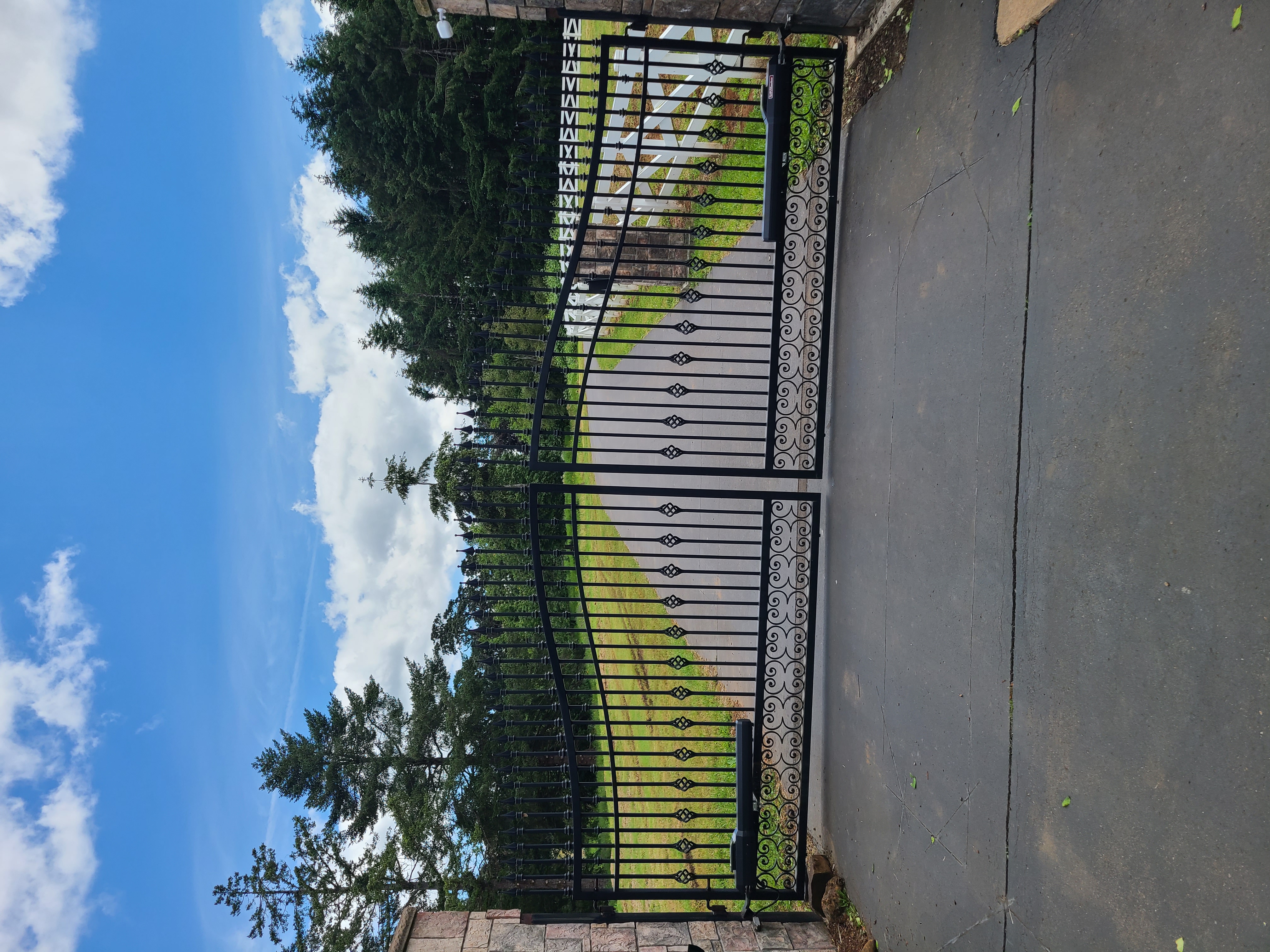 Comments on: Creating a Beautiful Pine Fence for a Houston Home - Image 3