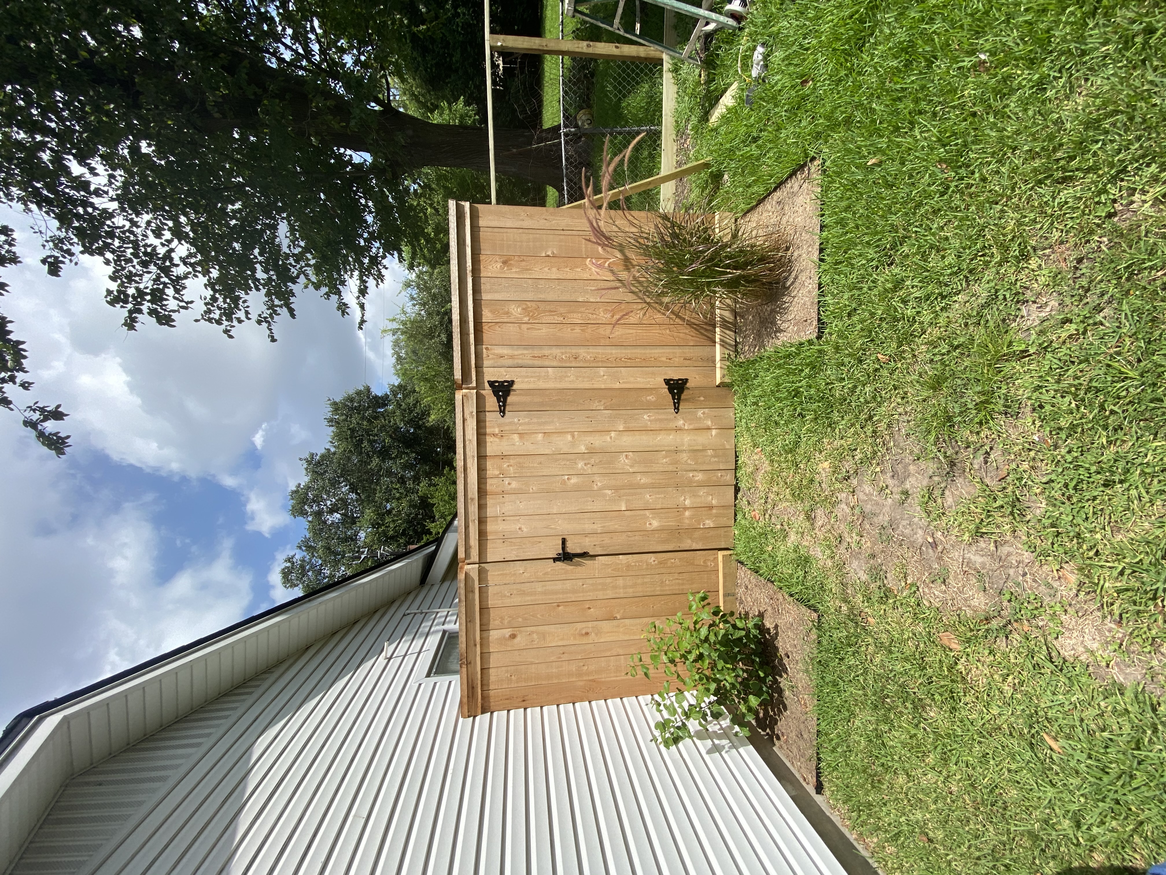 Secure Your Sanctuary: Mustang Fencing & Gates for 77076 Ranches - Image 7